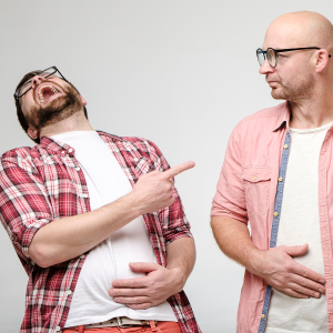 شخص يقلل من قيمتك