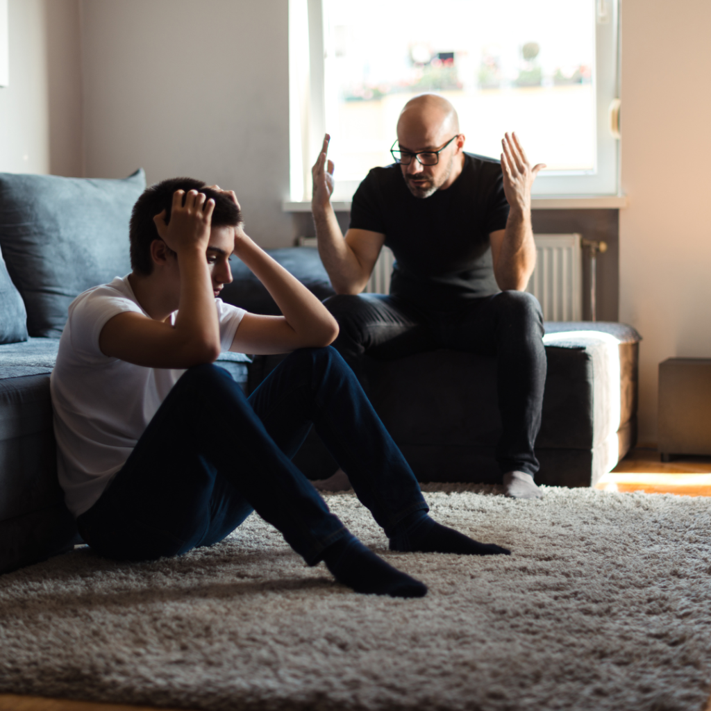 قلة الاحترام في الوسط العائلي: كيف تحافظ على مكانتك دون صدامات؟ 1 قلة الاحترام في الوسط العائلي